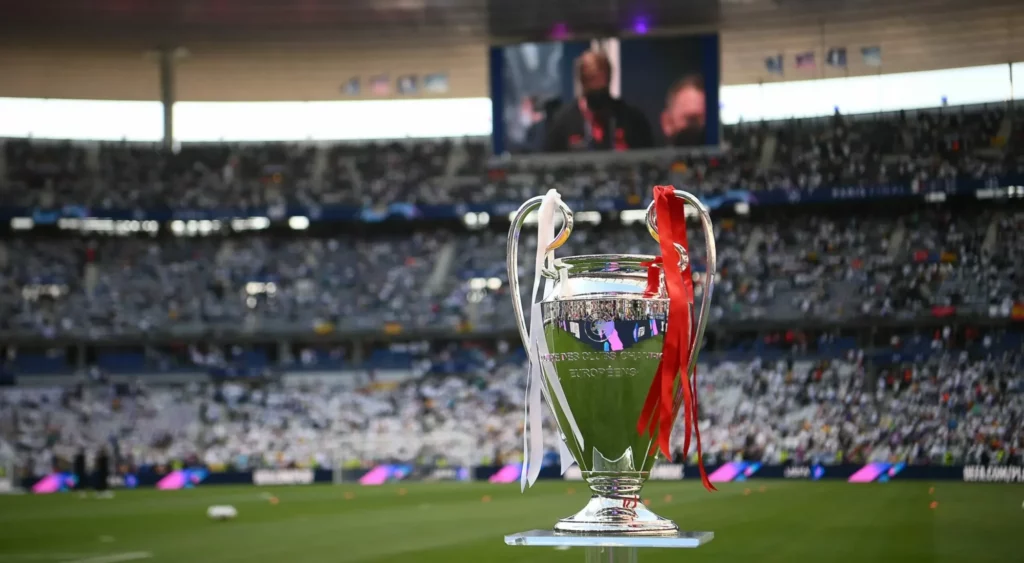 A taça da Champions League, conquistada pelo Real Madrid pela 14ª vez.