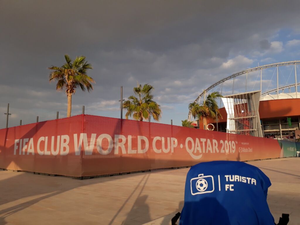 Turista FC no Estádio Internacional Khalifa