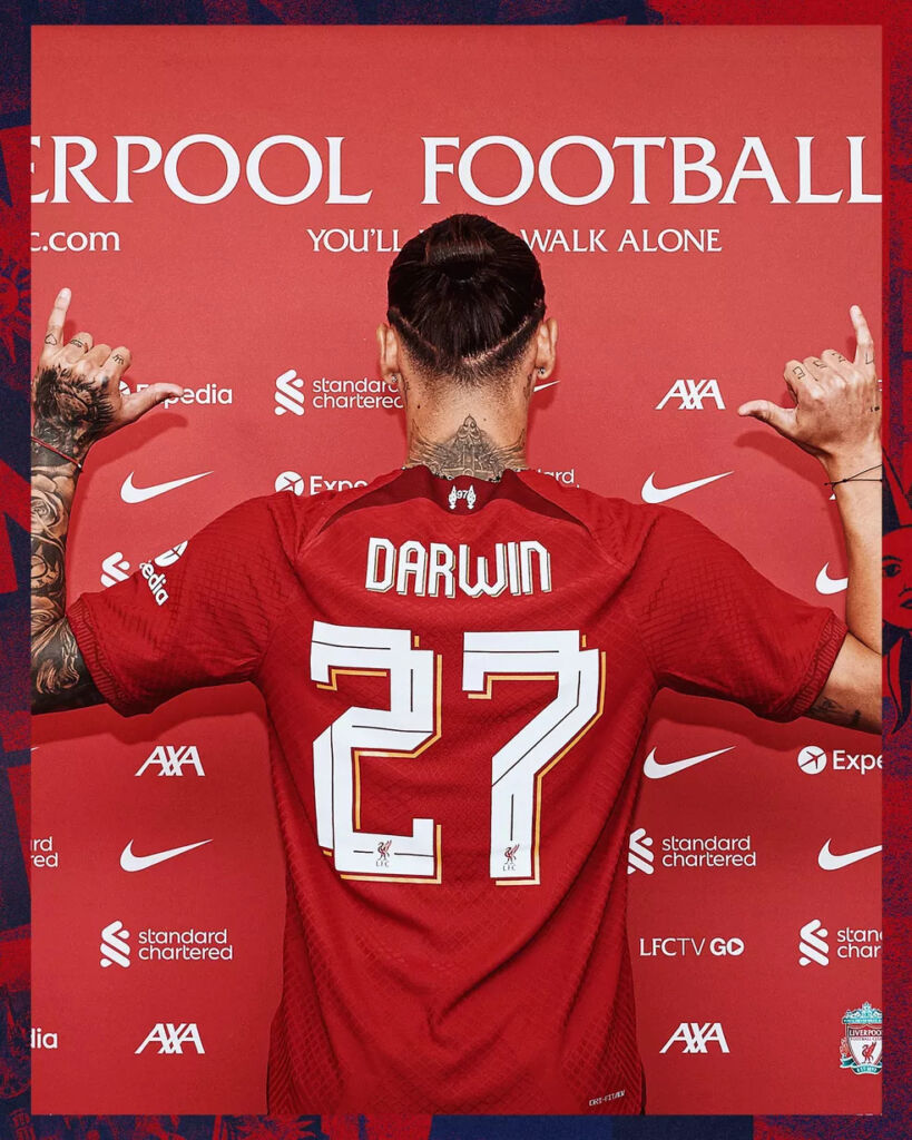 Darwin Nuñez com a camisa do Liverpool. Foto: Divulgação - futebol europeu