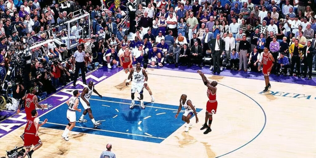 "The Last Shot", a última cesta de Michael Jordan pelo Chicago Bulls. 
