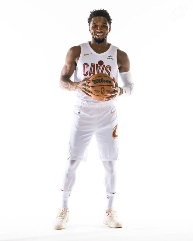 Donovan Mitchell em foto para os Cavaliers. Foto: Divulgação