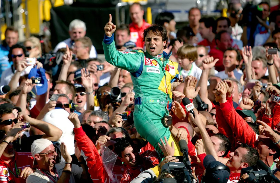 Felipe Massa comemorando a vitória no GP do Brasil em 2006. Foto: Getty Images