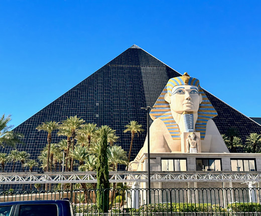 hotel-luxor